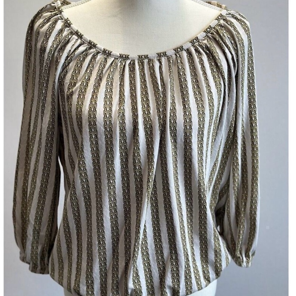 Michael Kors Women’s Blouse Size M, Cream With Gold Double Chain 3/4 Sleeves